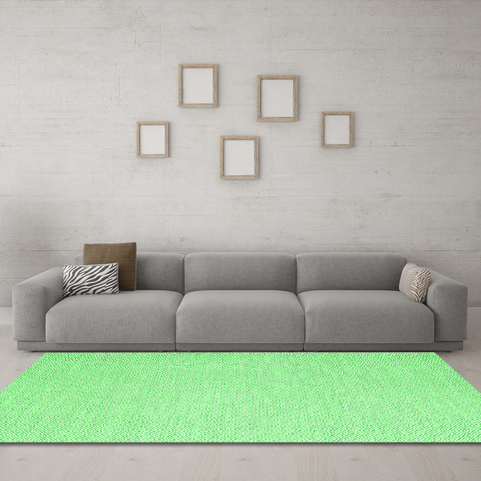 Machine Washable Abstract Green Contemporary Area Rugs in a Living Room,, wshcon2115grn