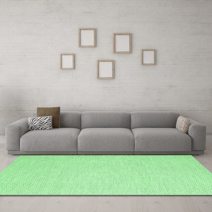 Machine Washable Abstract Emerald Green Contemporary Area Rugs in a Living Room,, wshcon2115emgrn