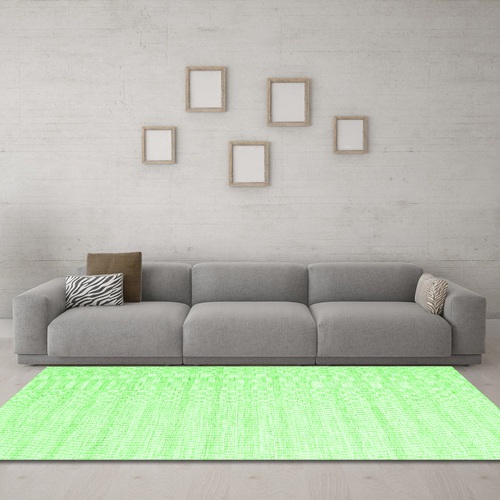 Machine Washable Solid Green Modern Area Rugs in a Living Room,, wshcon2116grn