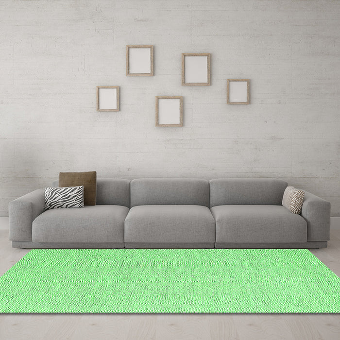 Machine Washable Abstract Green Contemporary Area Rugs in a Living Room,, wshcon2120grn