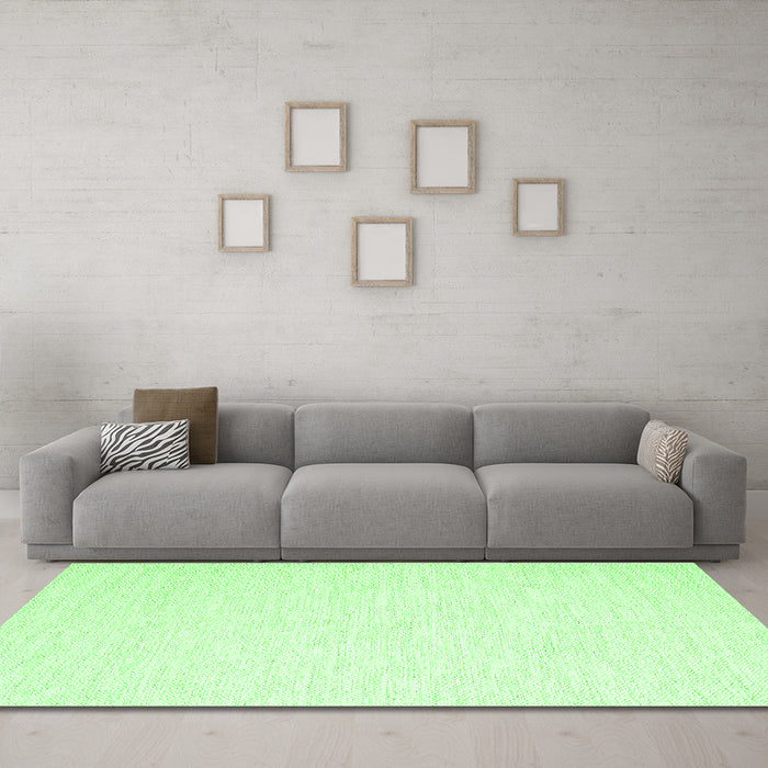Machine Washable Solid Green Modern Area Rugs in a Living Room,, wshcon2123grn