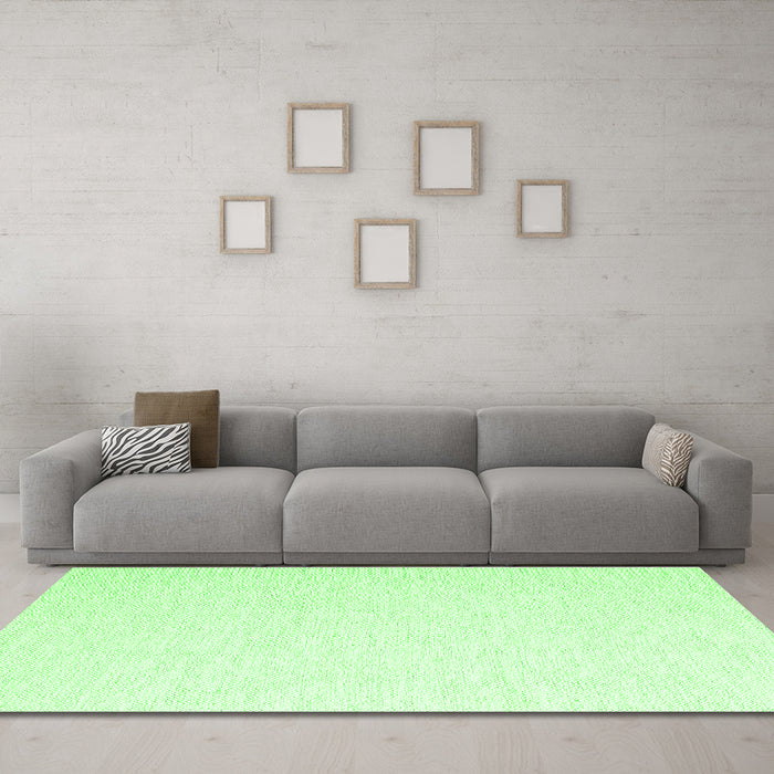 Machine Washable Solid Green Modern Area Rugs in a Living Room,, wshcon2137grn