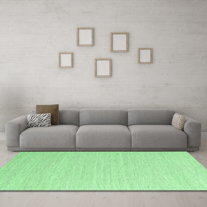 Machine Washable Abstract Emerald Green Contemporary Area Rugs in a Living Room,, wshcon2139emgrn