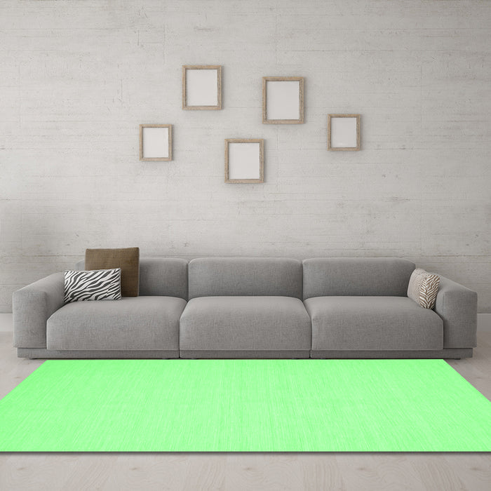 Machine Washable Abstract Emerald Green Contemporary Area Rugs in a Living Room,, wshcon213emgrn