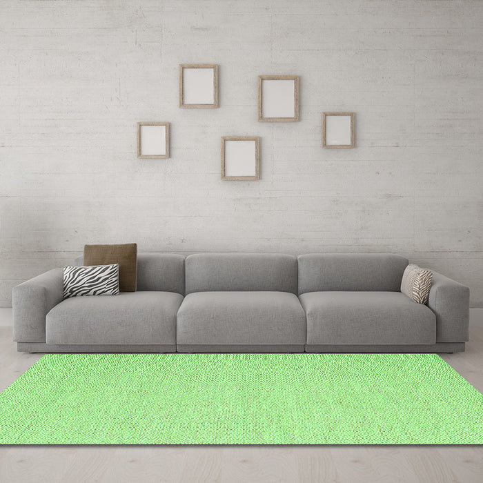 Machine Washable Solid Green Modern Area Rugs in a Living Room,, wshcon2141grn