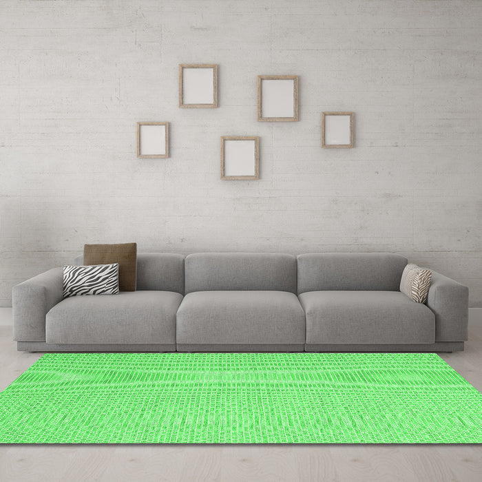 Machine Washable Abstract Green Contemporary Area Rugs in a Living Room,, wshcon2155grn