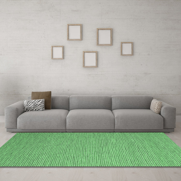 Machine Washable Abstract Emerald Green Contemporary Area Rugs in a Living Room,, wshcon2157emgrn