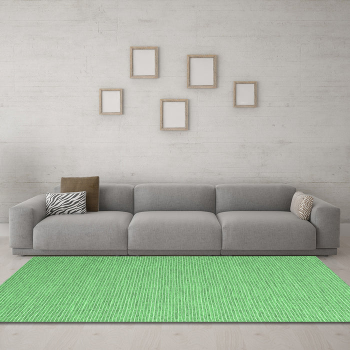 Machine Washable Abstract Emerald Green Contemporary Area Rugs in a Living Room,, wshcon2173emgrn