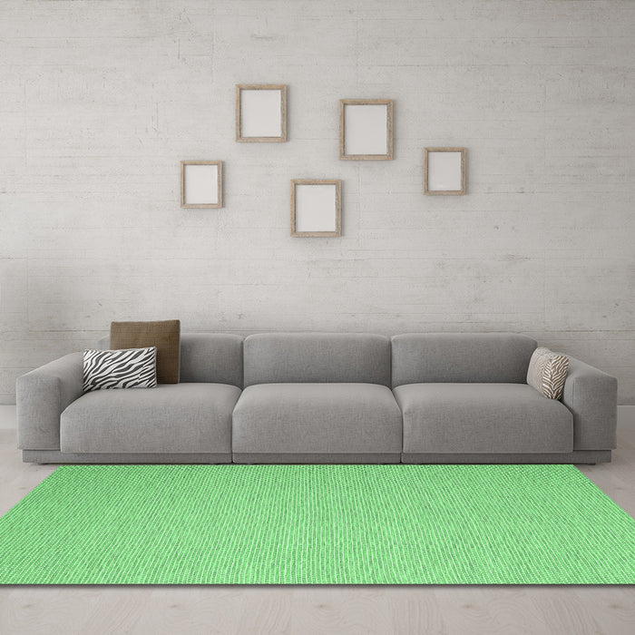 Machine Washable Abstract Emerald Green Contemporary Area Rugs in a Living Room,, wshcon2176emgrn