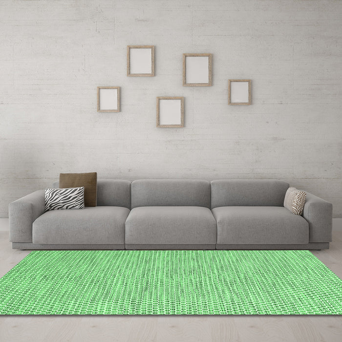 Machine Washable Abstract Emerald Green Contemporary Area Rugs in a Living Room,, wshcon2179emgrn