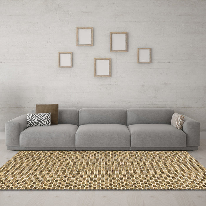 Machine Washable Abstract Brown Contemporary Rug in a Living Room,, wshcon2181brn