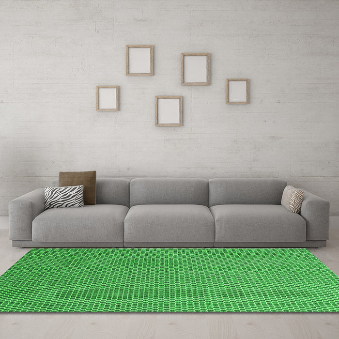 Machine Washable Abstract Green Contemporary Area Rugs in a Living Room,, wshcon2184grn