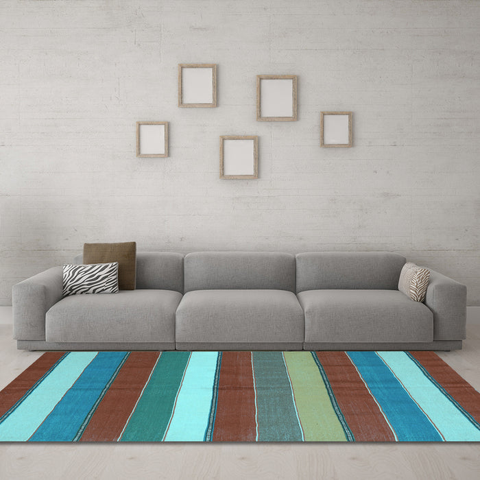 Machine Washable Oriental Light Blue Traditional Rug in a Living Room, wshcon2189lblu