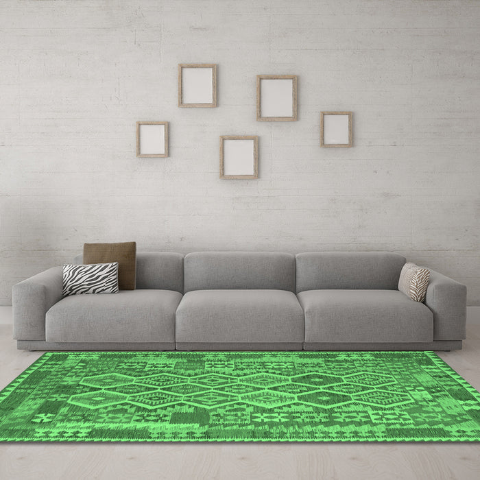 Machine Washable Southwestern Emerald Green Country Area Rugs in a Living Room,, wshcon2194emgrn