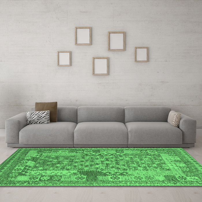 Machine Washable Oriental Emerald Green Traditional Area Rugs in a Living Room,, wshcon2197emgrn