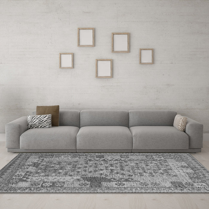 Machine Washable Oriental Gray Traditional Rug in a Living Room,, wshcon2197gry
