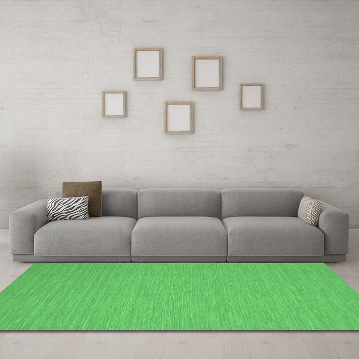 Machine Washable Abstract Emerald Green Contemporary Area Rugs in a Living Room,, wshcon219emgrn