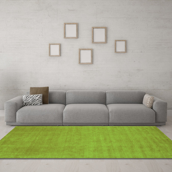 Machine Washable Abstract Green Contemporary Area Rugs in a Living Room,, wshcon21grn