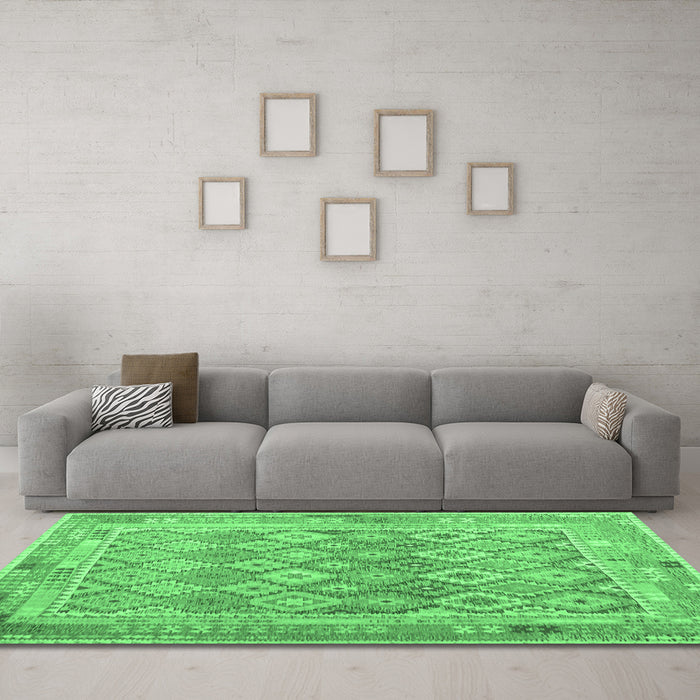 Machine Washable Oriental Emerald Green Traditional Area Rugs in a Living Room,, wshcon2205emgrn
