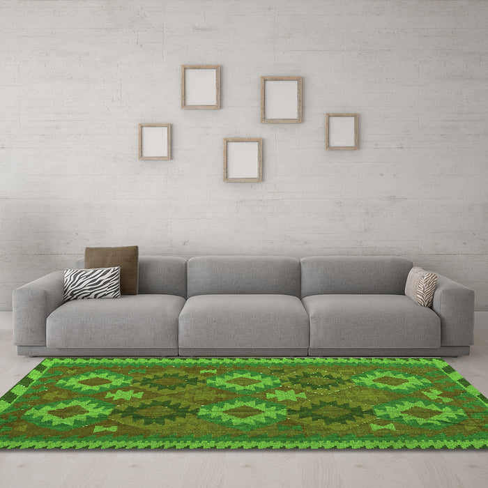 Machine Washable Oriental Green Traditional Area Rugs in a Living Room,, wshcon2216grn