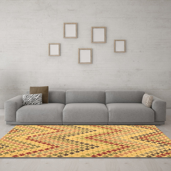 Machine Washable Abstract Brown Contemporary Rug in a Living Room,, wshcon2222brn
