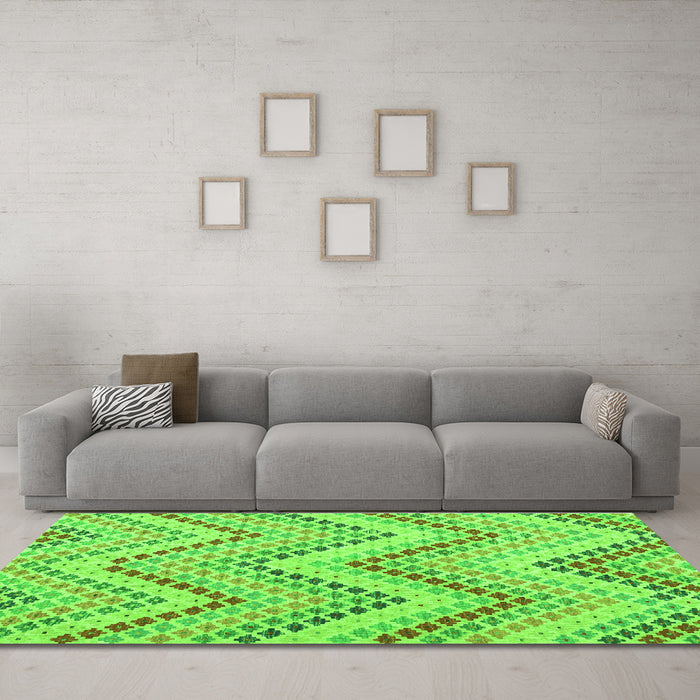 Machine Washable Abstract Green Contemporary Area Rugs in a Living Room,, wshcon2222grn