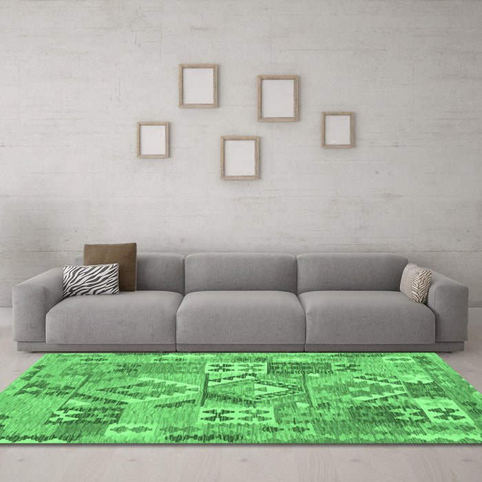 Machine Washable Southwestern Emerald Green Country Area Rugs in a Living Room,, wshcon2231emgrn