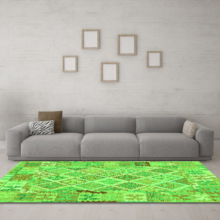 Machine Washable Abstract Green Contemporary Area Rugs in a Living Room,, wshcon2234grn