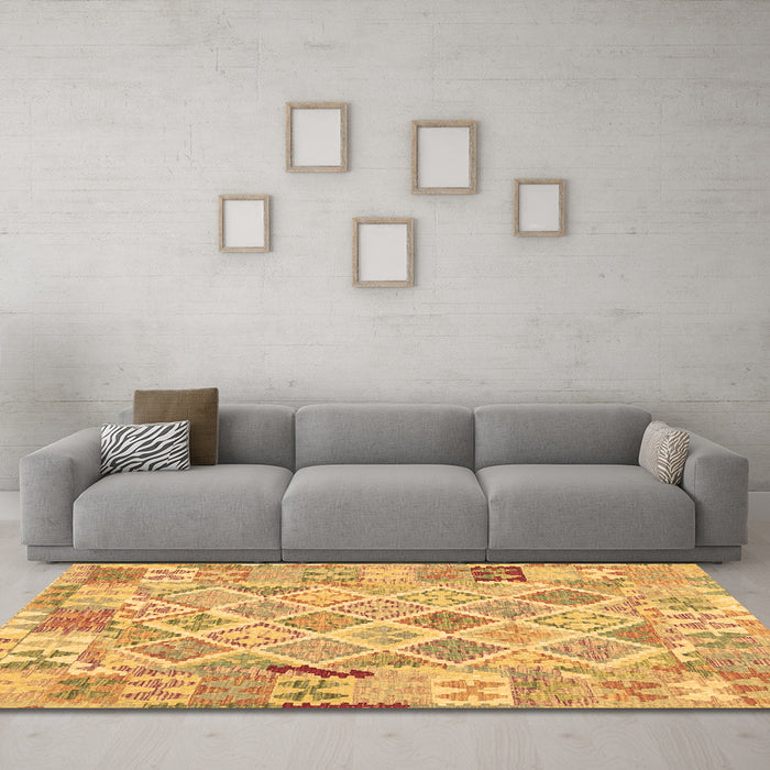 Machine Washable Abstract Brown Contemporary Rug in a Living Room,, wshcon2234brn