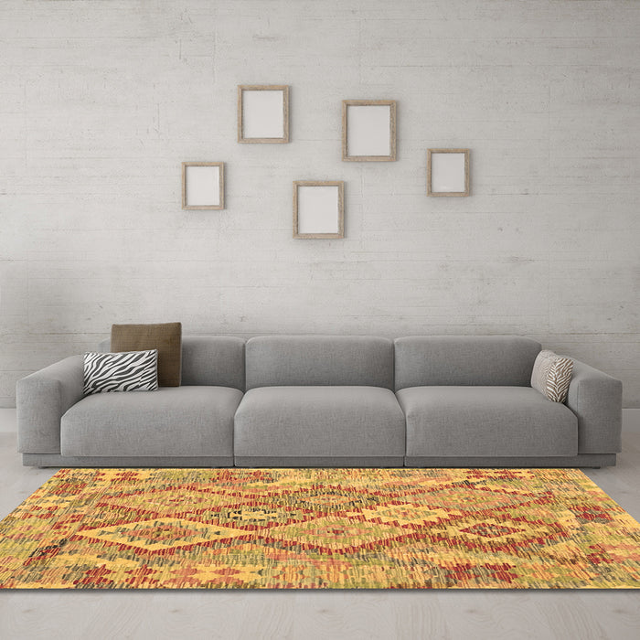 Machine Washable Abstract Brown Contemporary Rug in a Living Room,, wshcon2240brn