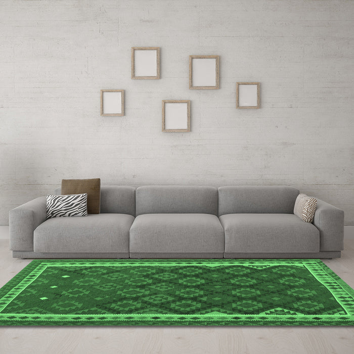 Machine Washable Oriental Emerald Green Traditional Area Rugs in a Living Room,, wshcon2247emgrn