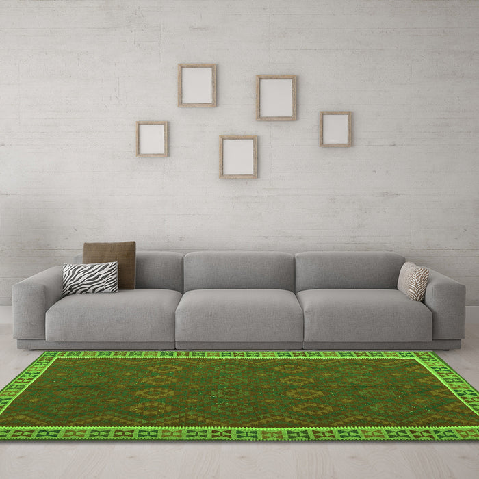 Machine Washable Oriental Green Traditional Area Rugs in a Living Room,, wshcon2248grn