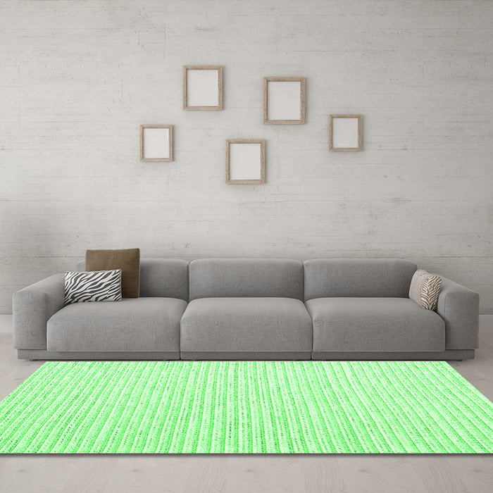 Machine Washable Solid Green Modern Area Rugs in a Living Room,, wshcon2249grn