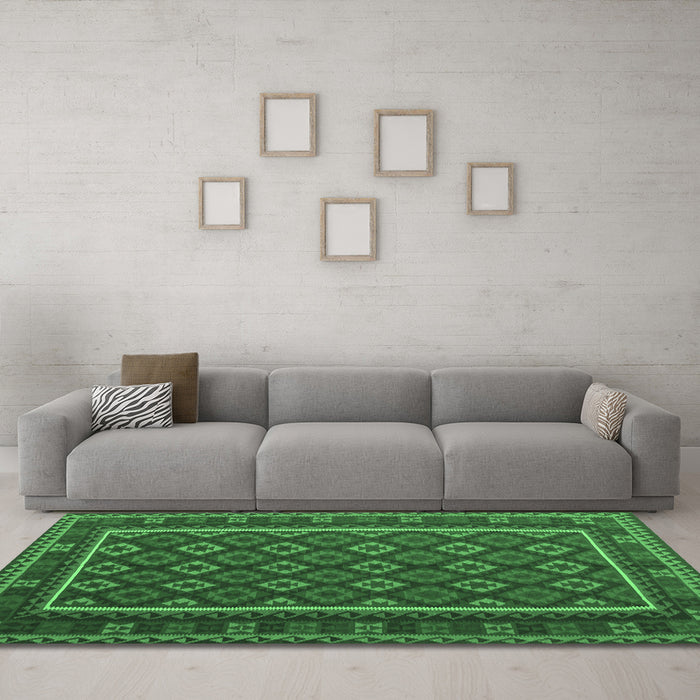 Machine Washable Oriental Emerald Green Traditional Area Rugs in a Living Room,, wshcon2254emgrn