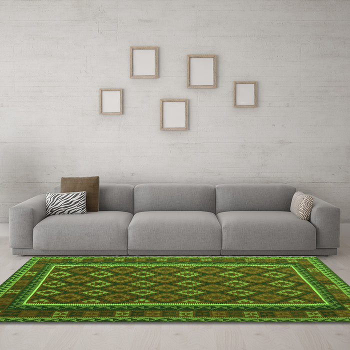 Machine Washable Oriental Green Traditional Area Rugs in a Living Room,, wshcon2254grn