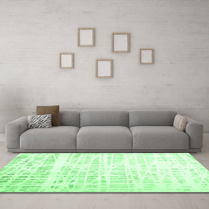 Machine Washable Solid Emerald Green Modern Area Rugs in a Living Room,, wshcon2266emgrn