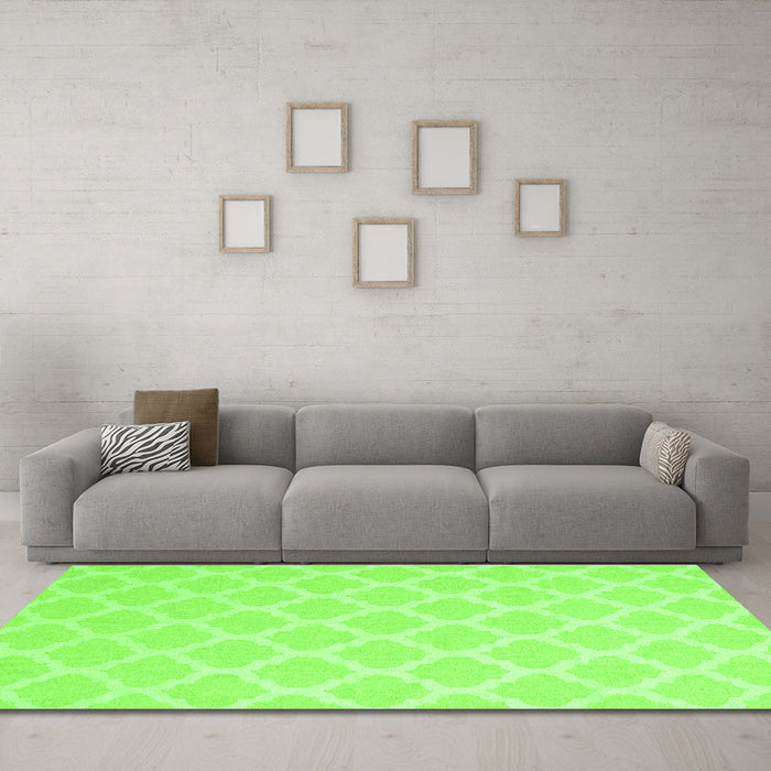 Machine Washable Trellis Green Modern Area Rugs in a Living Room,, wshcon2271grn