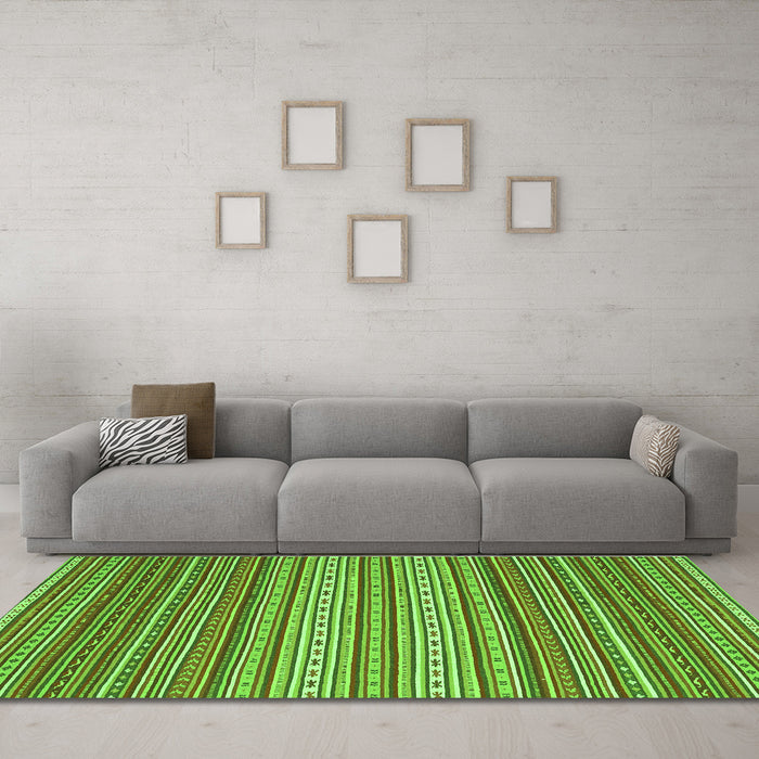 Machine Washable Oriental Green Traditional Area Rugs in a Living Room,, wshcon2272grn