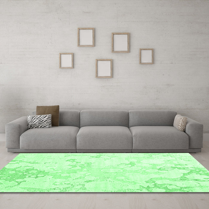 Machine Washable Abstract Emerald Green Contemporary Area Rugs in a Living Room,, wshcon2277emgrn
