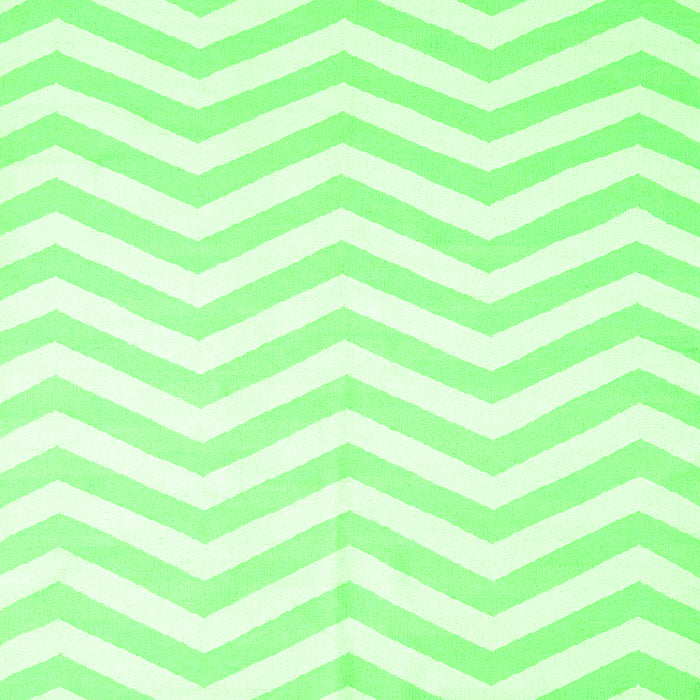 Serging Thickness of Solid Green Modern Rug, con2280grn