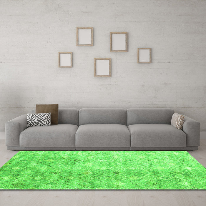 Machine Washable Abstract Green Contemporary Area Rugs in a Living Room,, wshcon2283grn