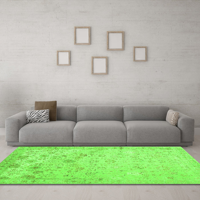 Machine Washable Abstract Green Contemporary Area Rugs in a Living Room,, wshcon2285grn