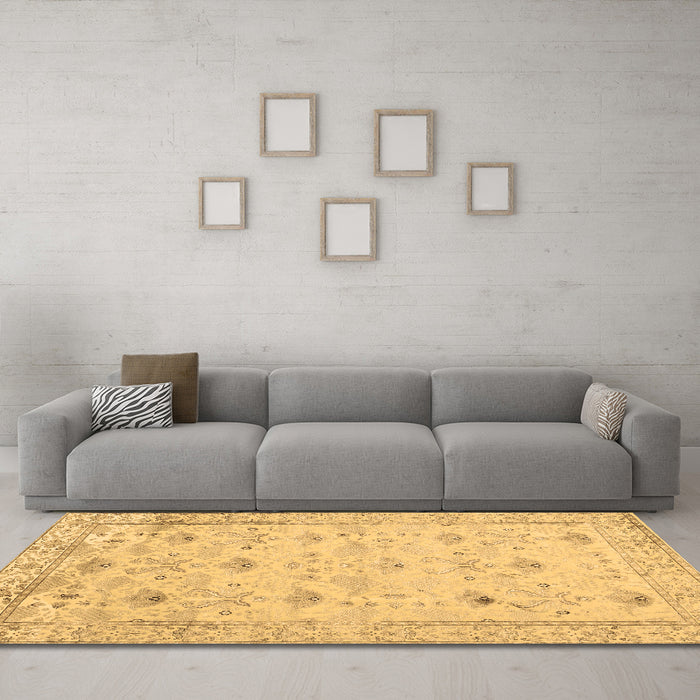 Machine Washable Abstract Brown Contemporary Rug in a Living Room,, wshcon2286brn