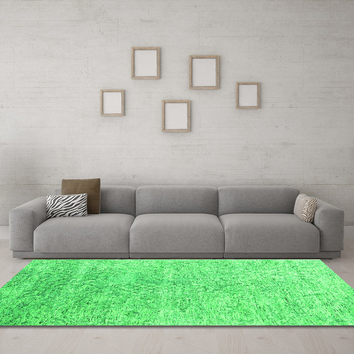 Machine Washable Abstract Green Contemporary Area Rugs in a Living Room,, wshcon2288grn