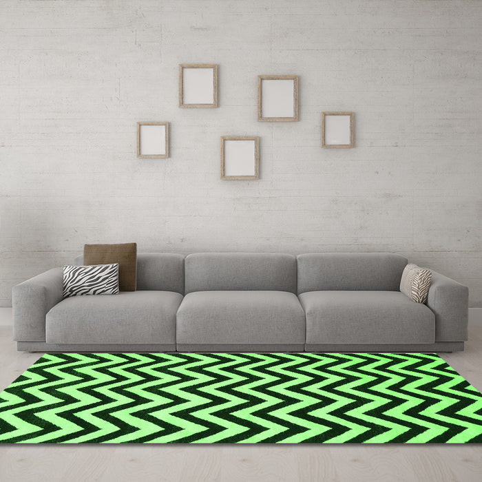Machine Washable Abstract Green Contemporary Area Rugs in a Living Room,, wshcon2290grn