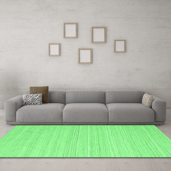 Machine Washable Abstract Emerald Green Contemporary Area Rugs in a Living Room,, wshcon2291emgrn