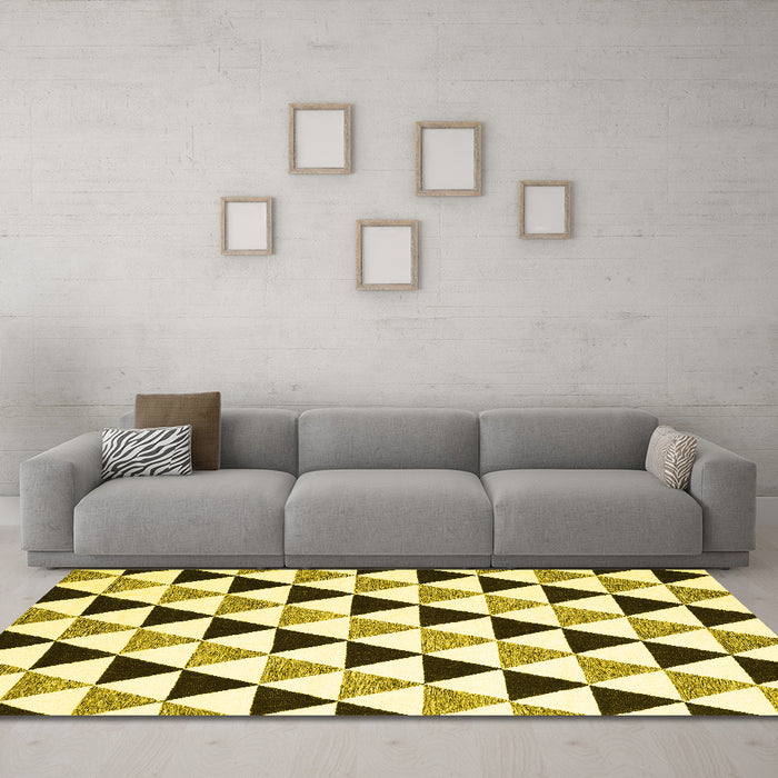 Machine Washable Abstract Yellow Contemporary Rug in a Living Room, wshcon2294yw
