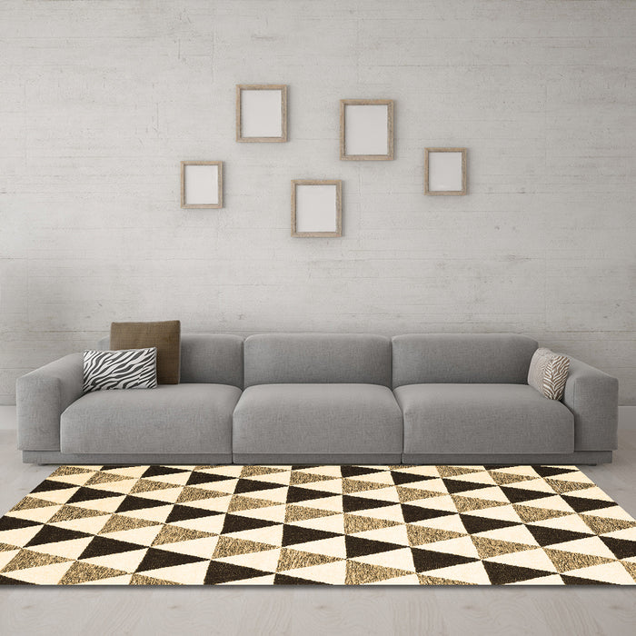 Machine Washable Abstract Brown Contemporary Rug in a Living Room,, wshcon2294brn