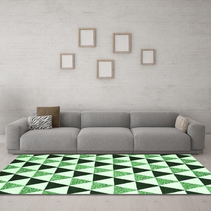 Machine Washable Abstract Emerald Green Contemporary Area Rugs in a Living Room,, wshcon2294emgrn