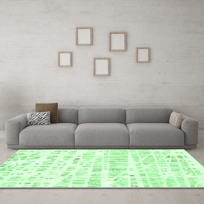 Machine Washable Solid Emerald Green Modern Area Rugs in a Living Room,, wshcon2297emgrn